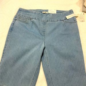 Brand new ladies blue and white striped pull on shorts size 14